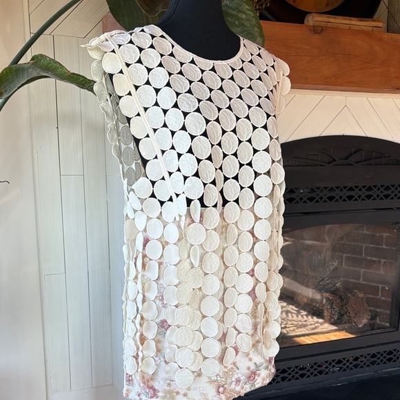 Cream Textured Circular Pattern Top - Picture 7 of 9